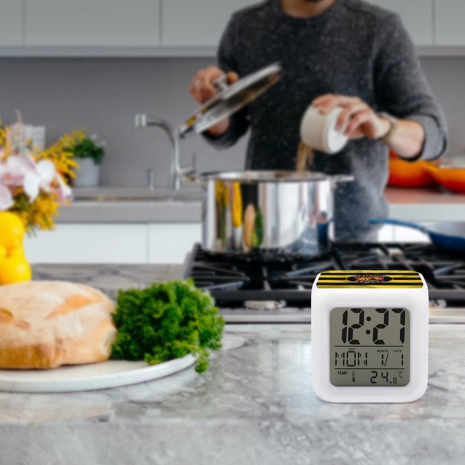 Amazon.co.jp: 阪神タイガース 目覚まし時計 アナログ 大音量 アラーム